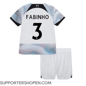 Liverpool Fabinho #3 Bortatröja Barn 2022-23 Kortärmad (+ korta byxor)